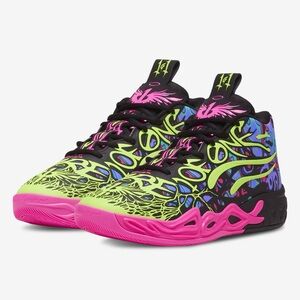 New in Box Puma Melo Neon Mens/Boys Sneakers size 7